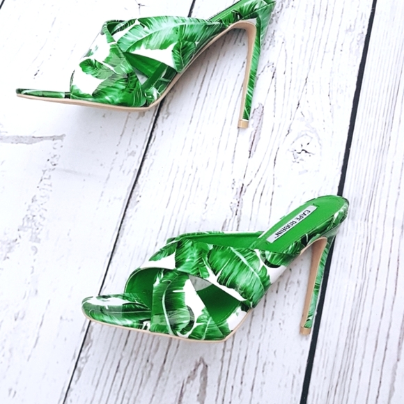 Brand new Cape Robbin Heels - Picture 1 of 6
